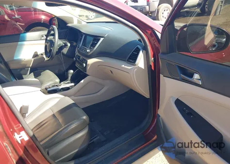 2018 Hyundai Tucson Value z USA, uszkodzony, nr VIN KM8J3CA25JU644595